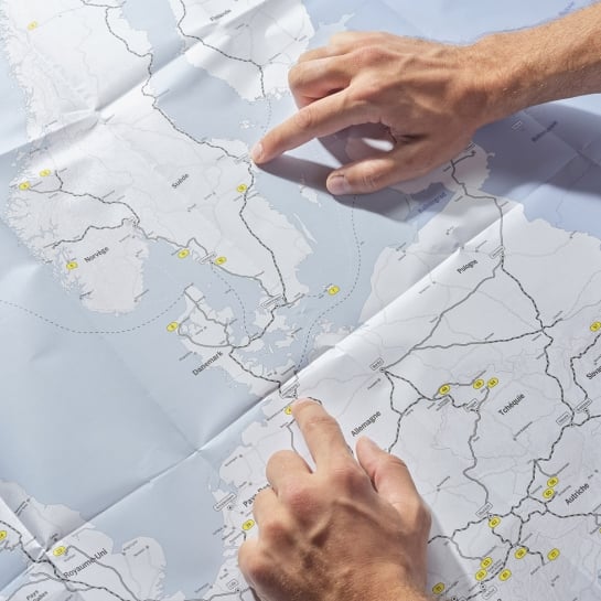 Coffret randonnées Recto Verso Les Others – 100 itinéraires en France, carte & guide pratique, fabriqué en France