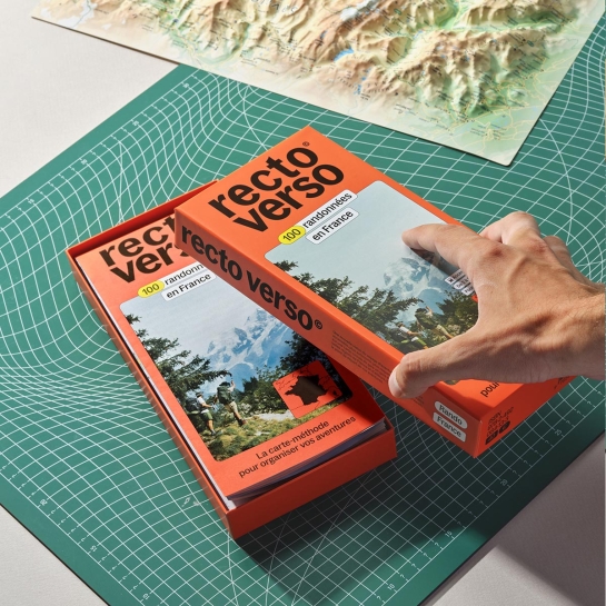 Coffret randonnées Recto Verso Les Others – 100 itinéraires en France, carte & guide pratique, fabriqué en France