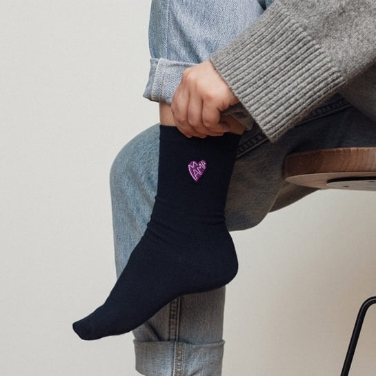 Chaussettes brodées Coeur Mama – Affaire de Famille, chaussettes en coton bio brodées ‘Mama’, confortables et fabriquées au Port