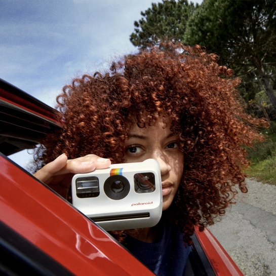 Appareil photo Polaroid Go Gen2 – Polaroid, caméra de poche vintage avec double exposition, retardateur et USB-C, 30% recyclé