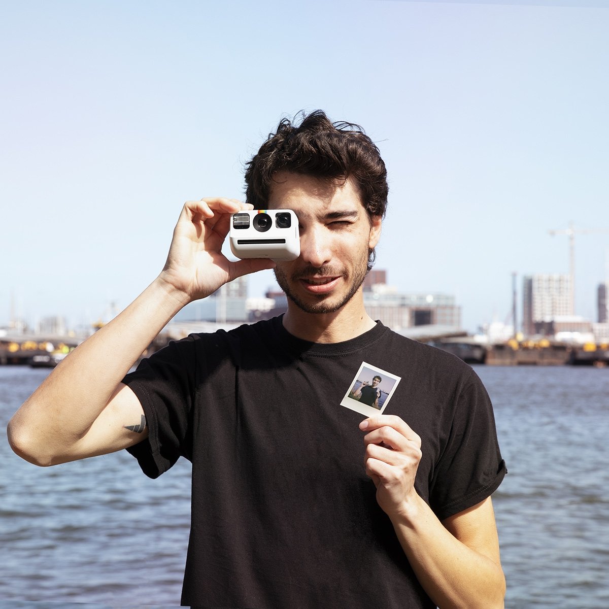 Appareil photo Polaroid Go Gen2 – Polaroid, caméra de poche vintage avec double exposition, retardateur et USB-C, 30% recyclé