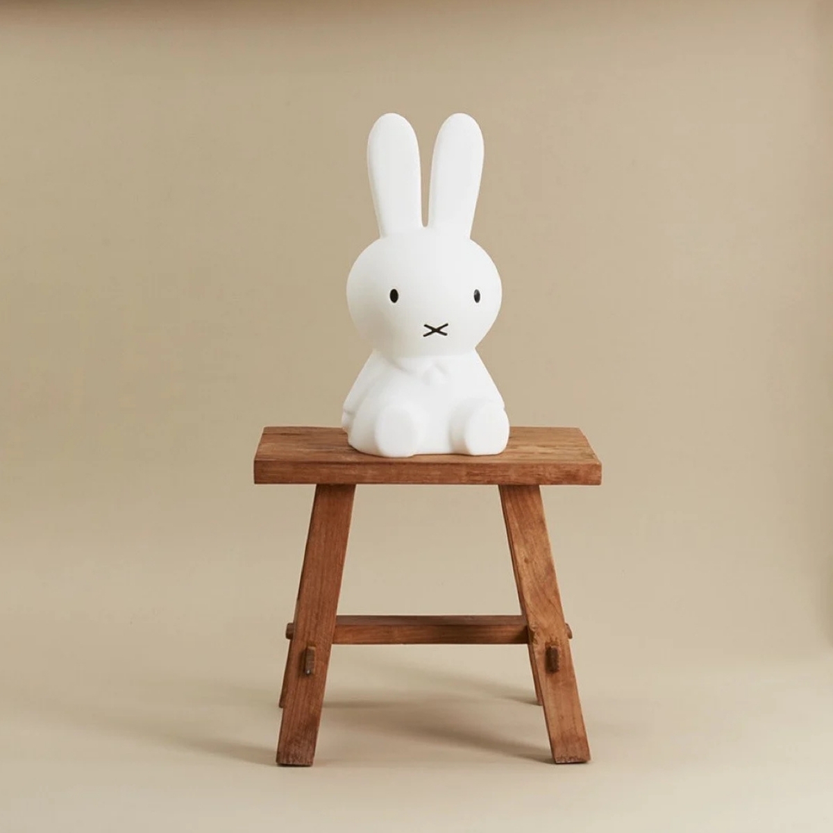 Veilleuse Miffy Mr Maria - Lapin iconique en silicone doux - Recharge USB & intensité variable - Silicone (Mr Maria) - Image 2