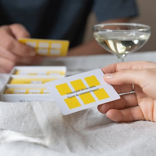 Jeu 90 questions qui rapprochent – Jeu de société couple - Idée cadeau Saint-Valentin - 90 cartes complices