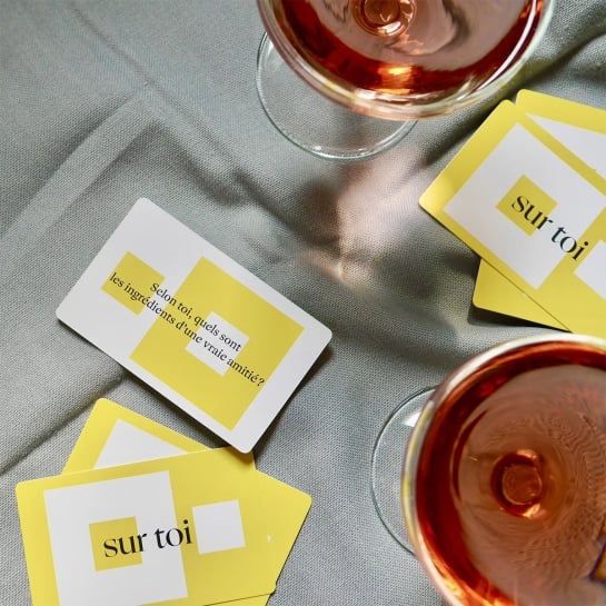 Jeu 90 questions qui rapprochent – Jeu de société couple - Idée cadeau Saint-Valentin - 90 cartes complices