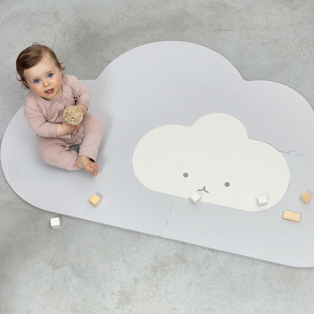 Quut - Tapis d’éveil multi-usage Quut - Réversible & imperméable - Confort & sécurité pour bébé - Petit - 145 x 90 cm - Gris - Petit - 145 x 90 cm - Gris
