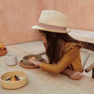 Chapeau léger en papier naturel