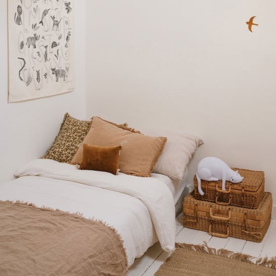 Veilleuse Chat Georges Rose in April - Lampe LED Enfant | Éclairage Doux, Sécurisé & Design Tendre