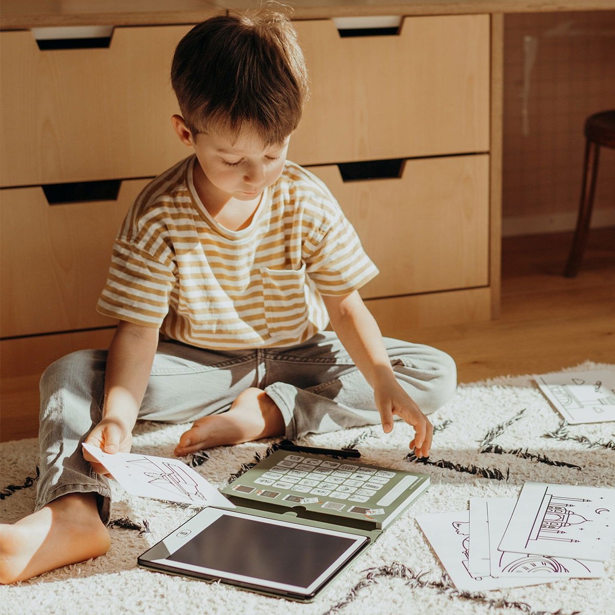 Livre à Dessin Lumineux Kidywolf - Tablette Éducative Nomade | Stylet & Illustrations | Fonctionne à Piles