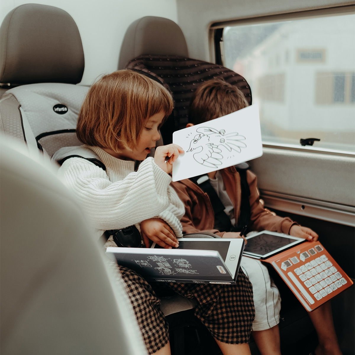 Livre à Dessin Lumineux Kidywolf - Tablette Éducative Nomade | Stylet & Illustrations | Fonctionne à Piles