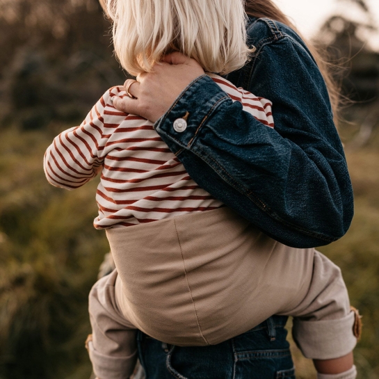 Porte-Bébé Wildride - Portage Confortable & Ergonomique | Sangle Ajustable - Enfant de 9 Mois à 4 Ans