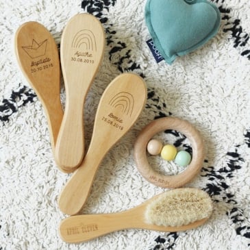 Brosse en bois personnalisée (image 2)