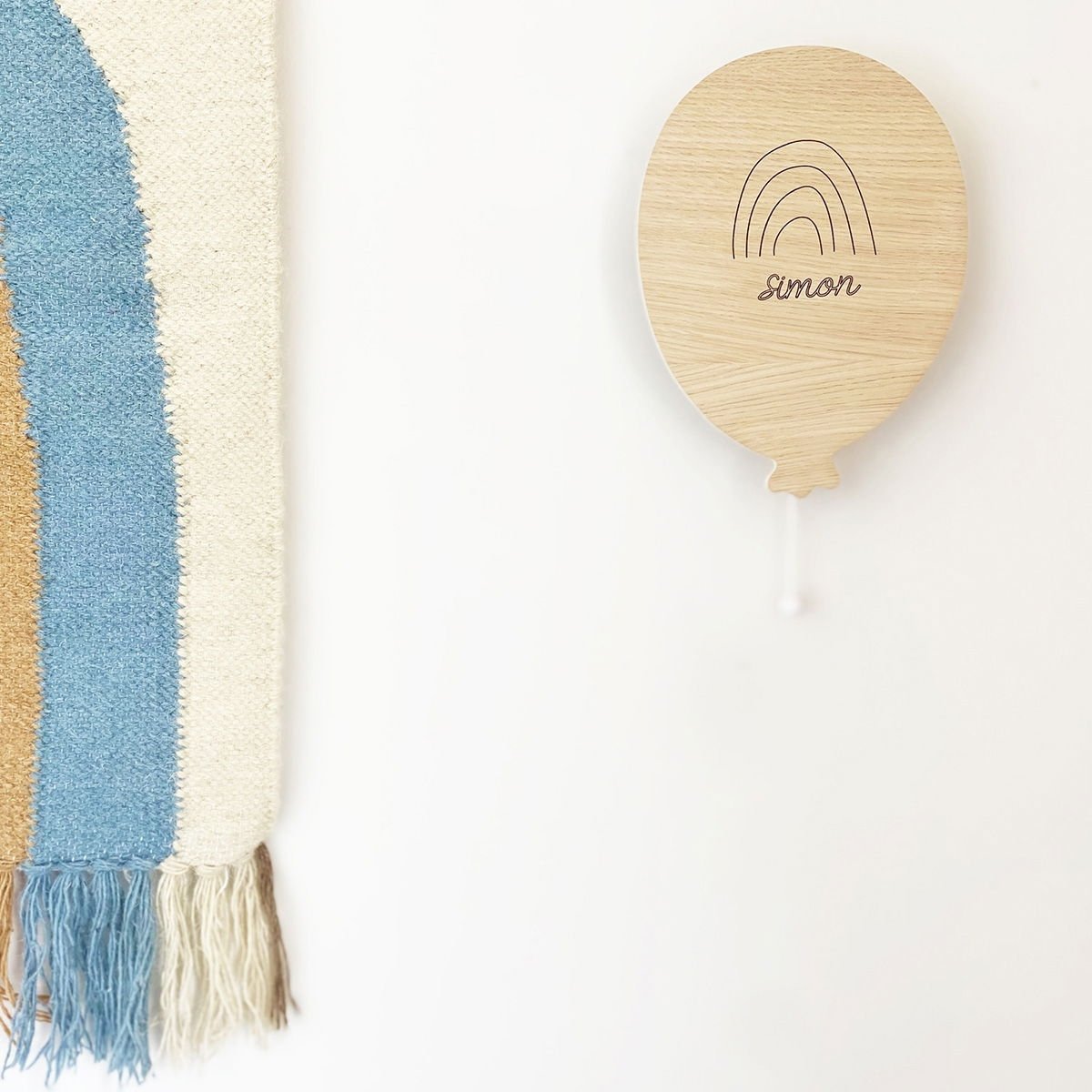 Boîte à Musique Personnalisée April Eleven - Gravure Prénom | Mélodie Hey Jude - Fait Main en France