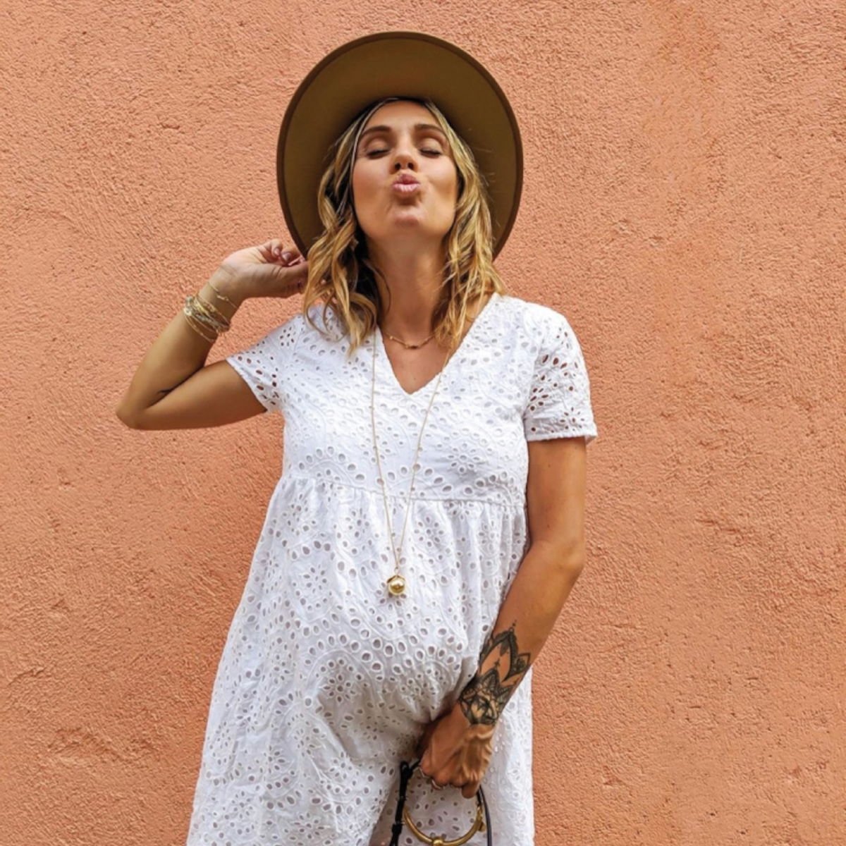 Bola de grossesse personnalisable – Pendentif grelot sonore future maman – Initiales gravées