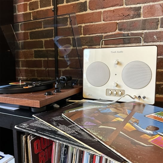 Enceinte Bluetooth portable SongBook vintage – Son Hi-Fi 40W, égaliseur, USB-C, IPX4, autonomie 10h