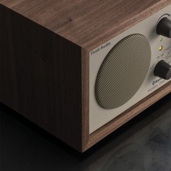 Enceinte Bluetooth rétro Model One BT – Radio AM/FM en bois haut de gamme avec entrée auxiliaire – Design rétro