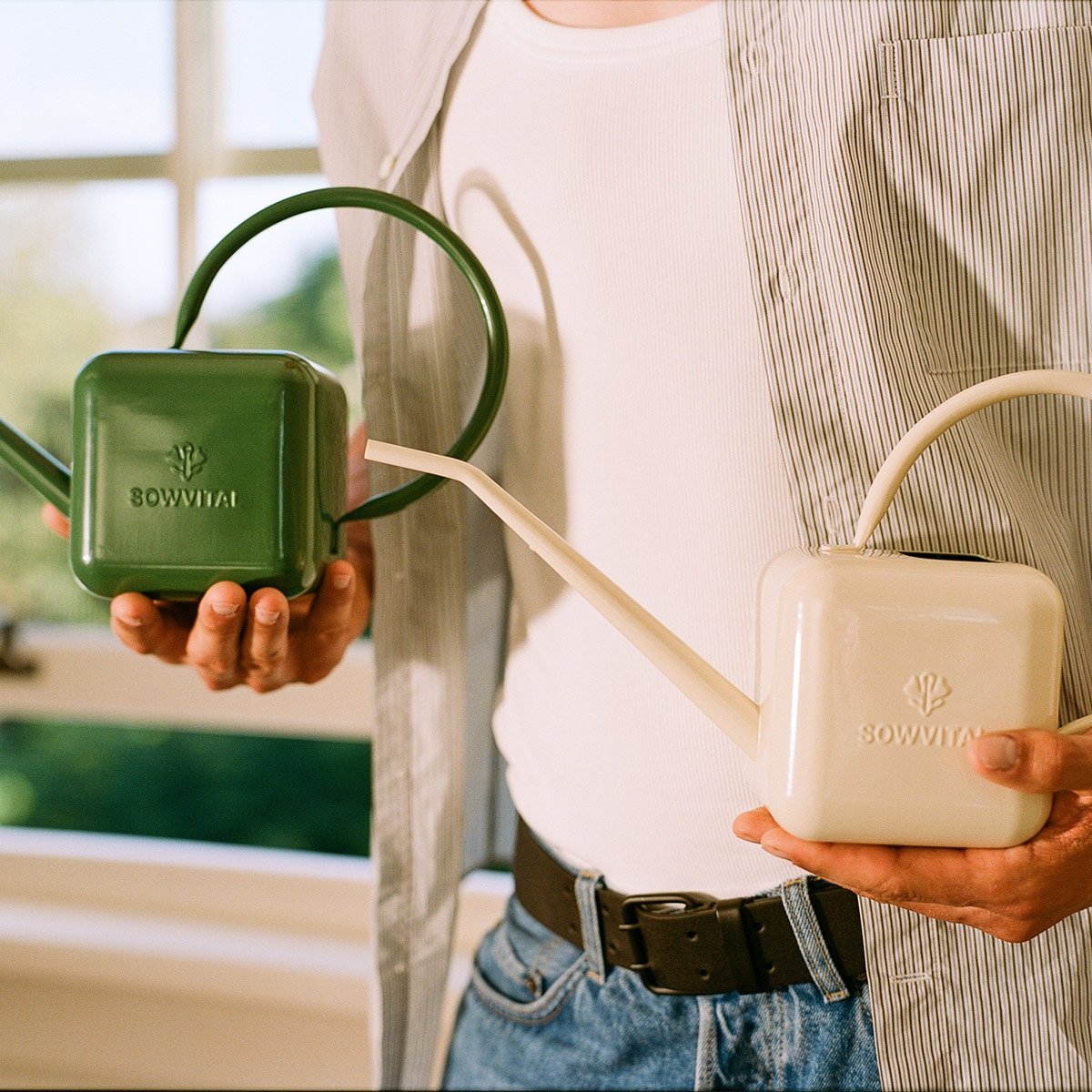 Arrosoir design ergonomique 0,5L – Métal anticorrosion, bec verseur précis, confort d’arrosage – Fabriqué en Angleterre