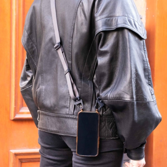 Lanière téléphone Topologie – Sangle nylon réglable 82-143 cm, mousqueton rapide, design épuré et confortable