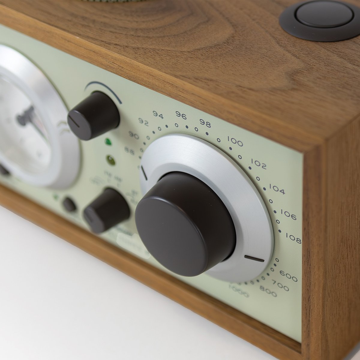 Radio réveil - Tivoli - réveil bluetooth - radio réveil design - bois - Three BT