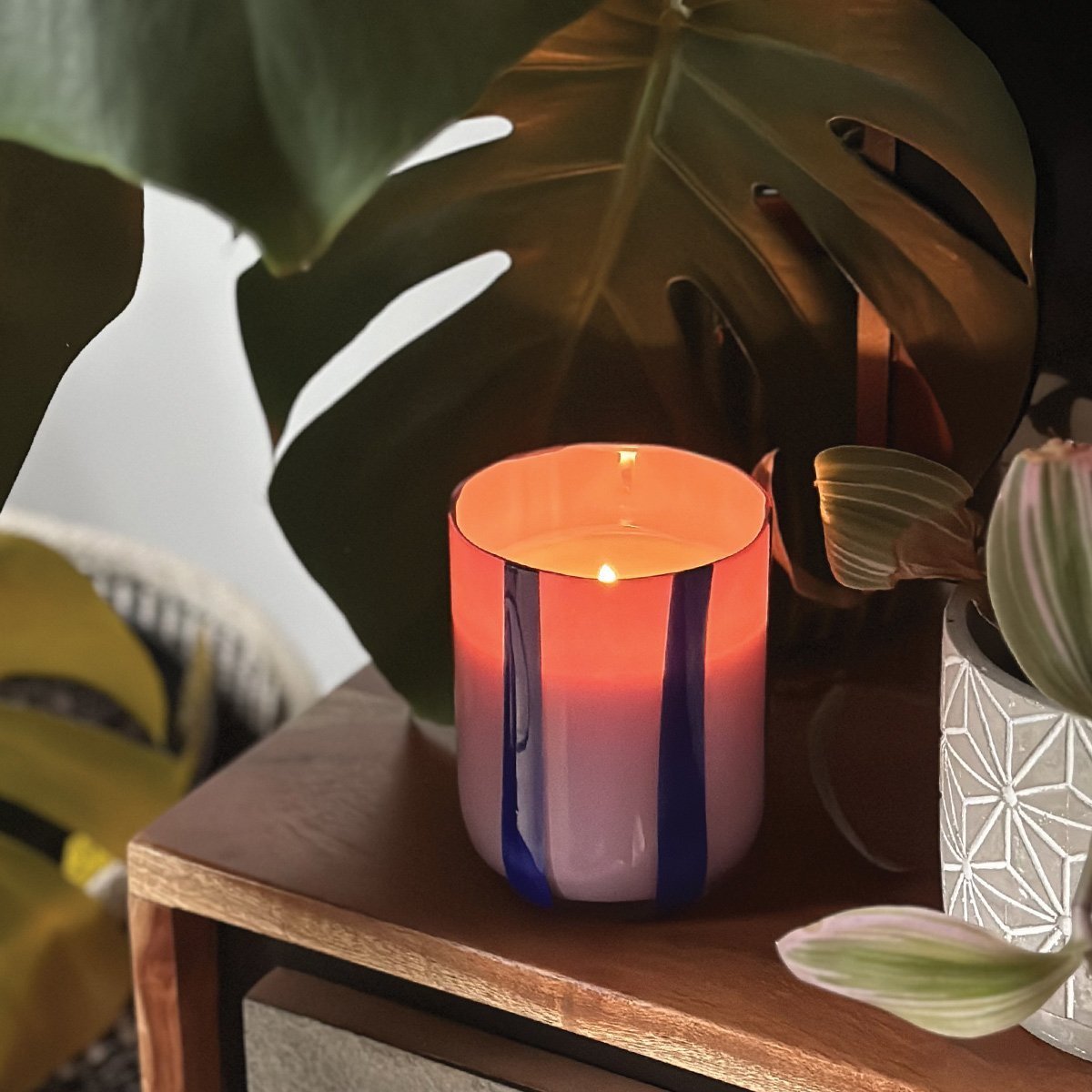 Bougie rayée parfumée réutilisable - Parfums originaux - Les Raffineurs