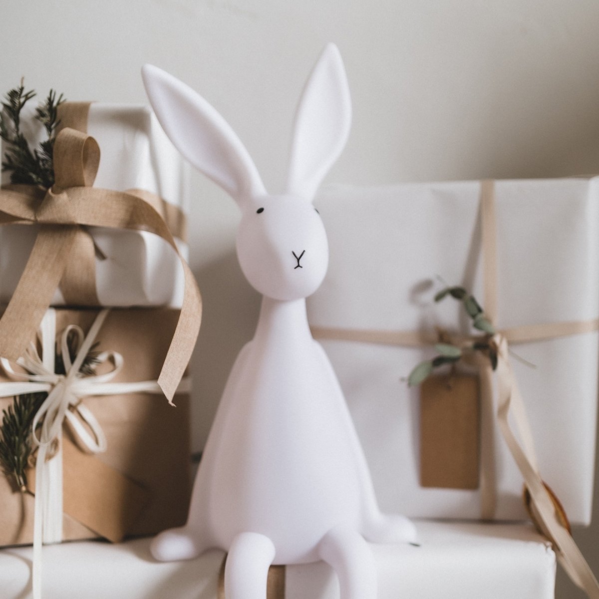 Veilleuse Lapin Joseph Rose in April - Lampe LED Bébé  Lumière Douce, Sécurisée & Design Tendre (Rose In April) - Image 4