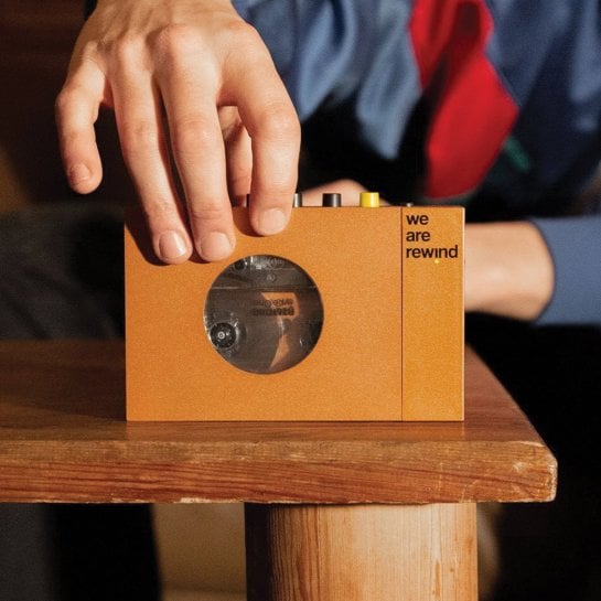 Lecteur de cassettes rétro Bluetooth – Design aluminium rechargeable – Idée cadeau Noël originale pour amateur de vintage