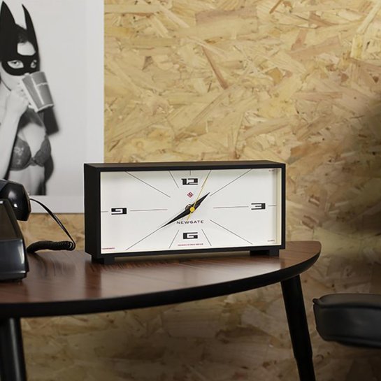 Horloge rétro Thunderbird – Mouvement silencieux – Design vintage pour déco intérieure