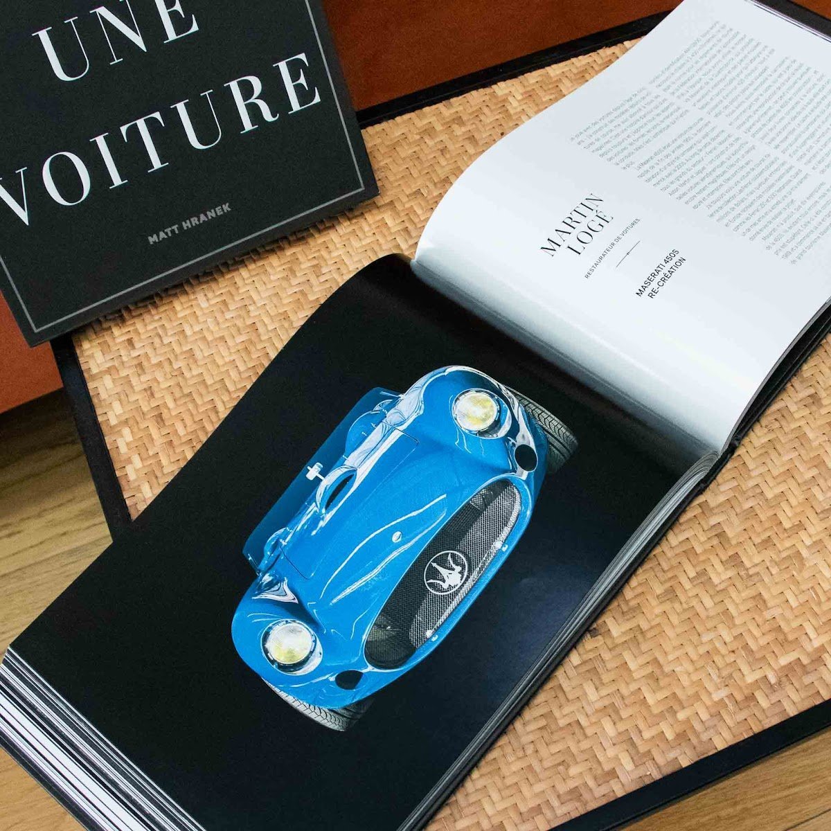 Un homme, une voiture – cadeau unique pour collectionneur ou amateur de design automobile