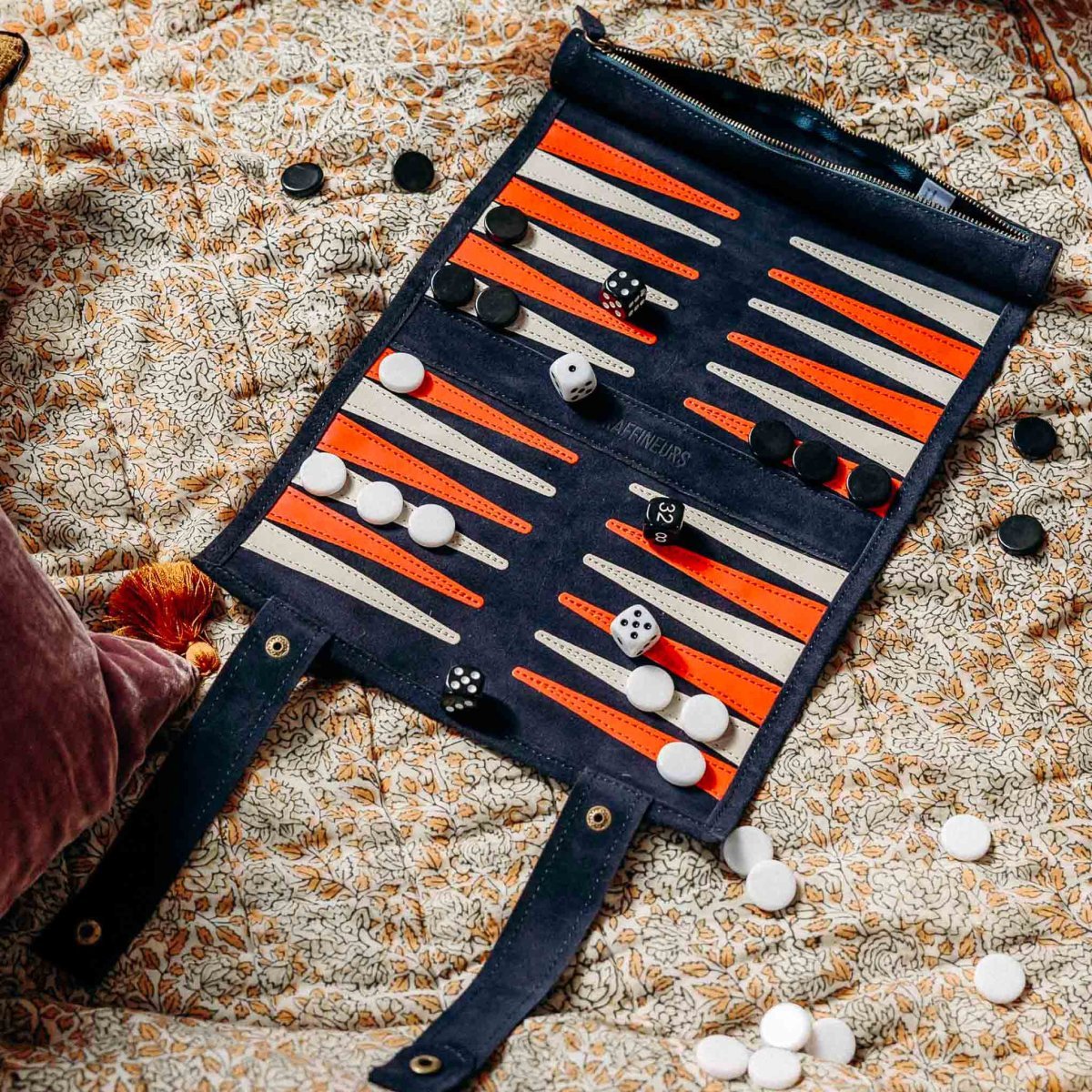 Jeu de backgammon de voyage en velours - Les Raffineurs