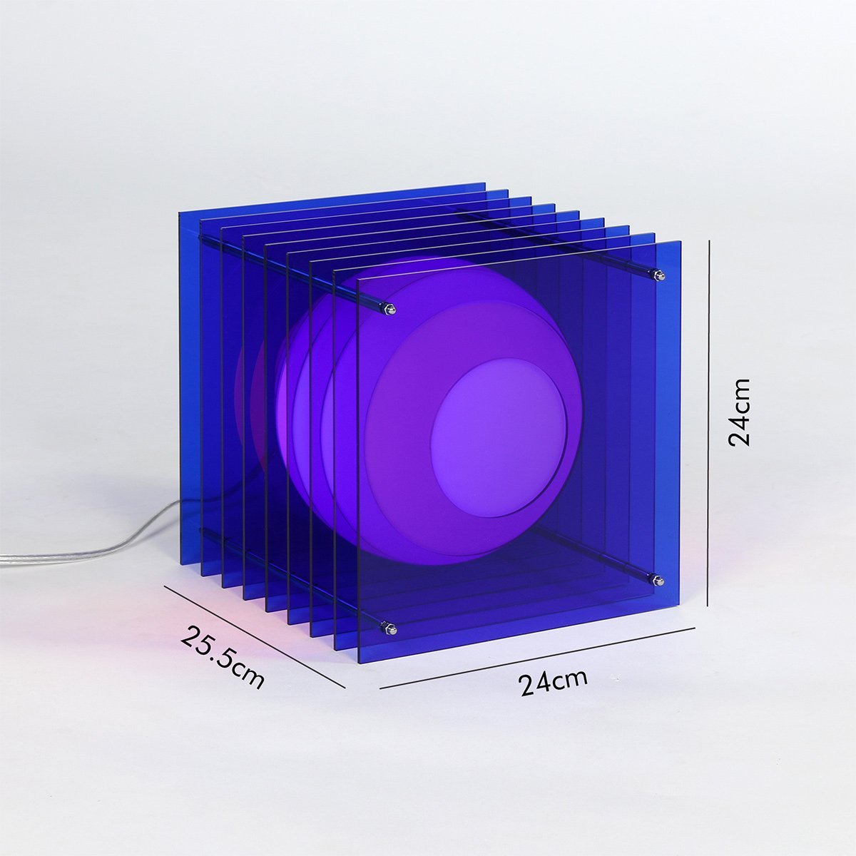 Lampe Design Lop – Bang, lampe de table sculpturale en plaques acryliques et verre opalin, design arty primé