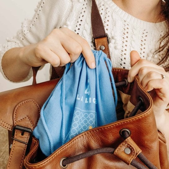 Jeu 4 à la ligne en cuir – Jeu de société original made in France – Idée cadeau Secret Santa et jeu de voyage