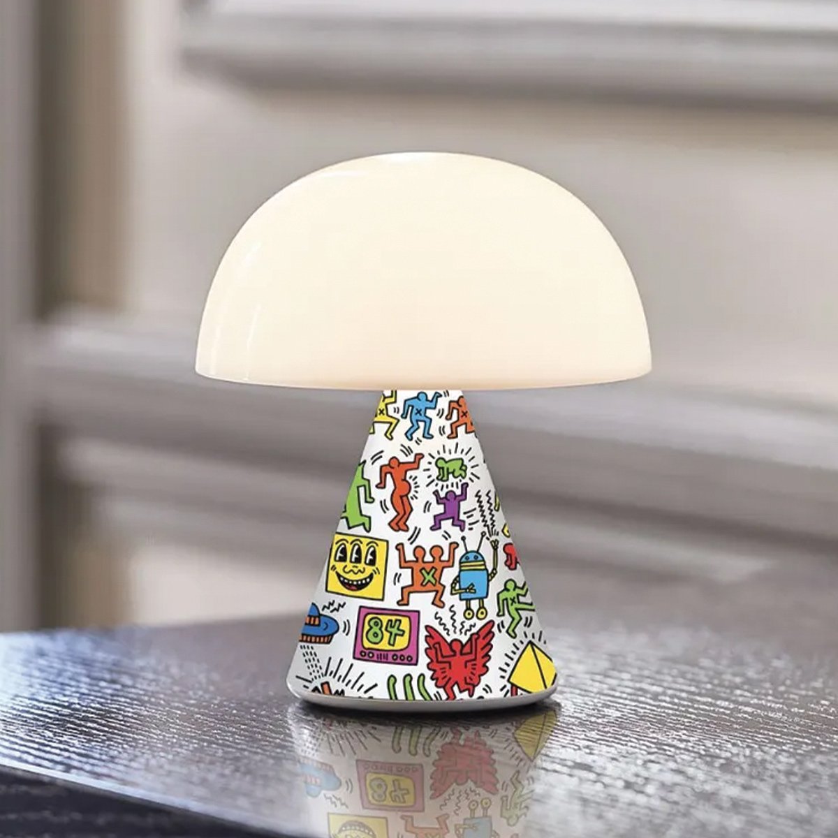 Lampe LED portable Lexon x Keith Haring, objet design et collector arty