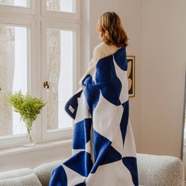 Plaid design bleu géométrique - idée cadeau cosy pour la maison