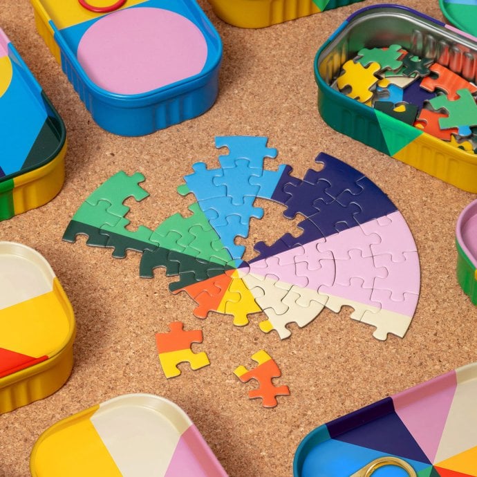 Puzzle coloré 60 pièces format conserve - jeu design intérieur