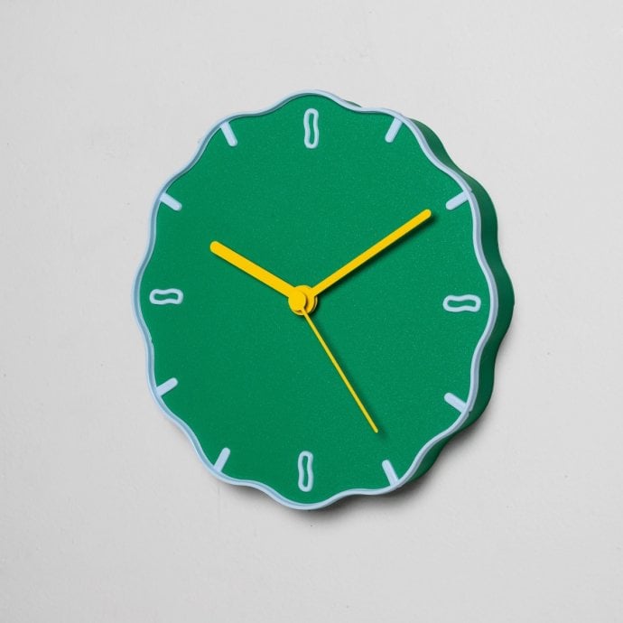 Horloge Margherita design ondulé pour mur intérieur
