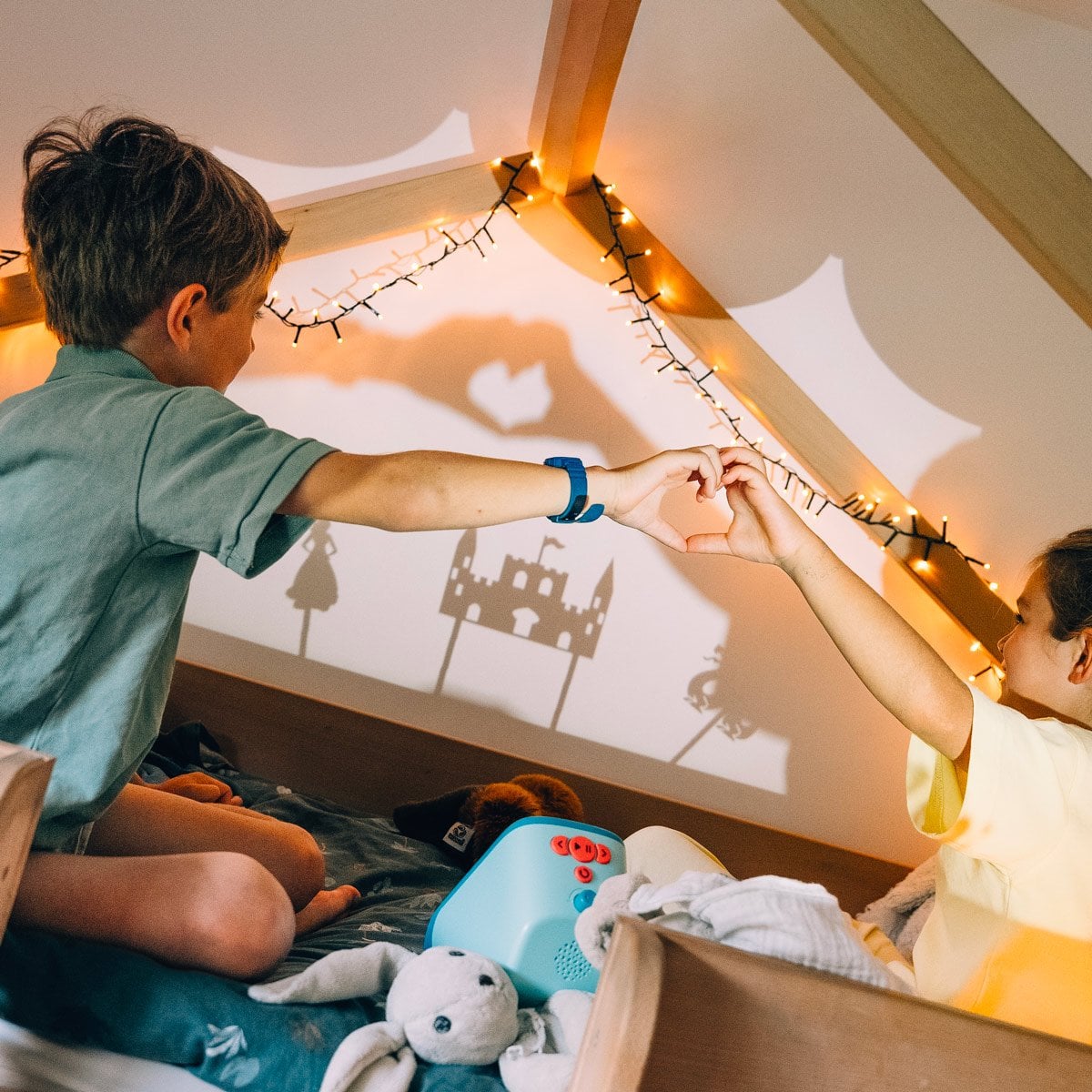 Projecteur d’histoires Tikino - Idée cadeau enfant ludique et éducative - Jouet original à offrir - Lumière douce (Tikino) - Image 5