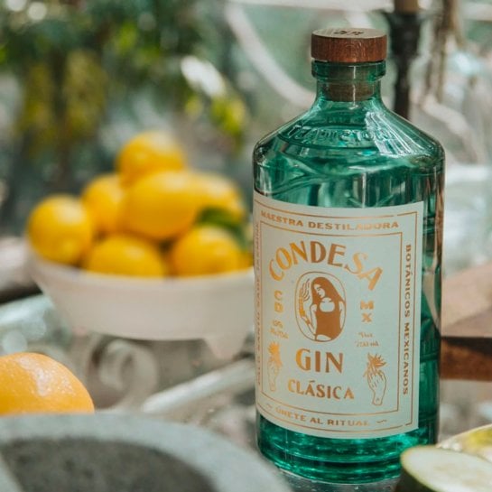 Belle bouteille de gin Condesa Clásica gin artisanal mexicain
