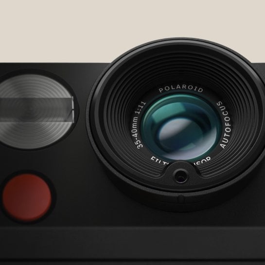Polaroid Appareil photo Now Gen3 – Technologie nostalgique, flash précis, double expo, batterie rechargeable, design vintage
