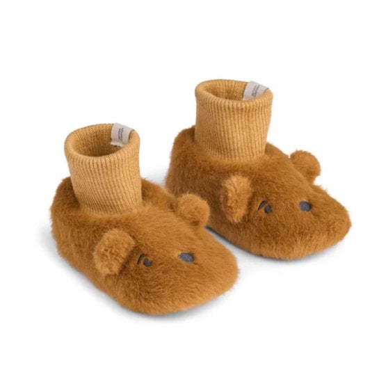 Coffret cadeau bébé Liewood avec peluche Basim et chaussons golden caramel