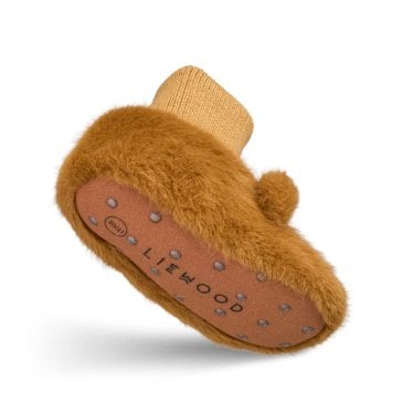 Set bébé Liewood comprenant une peluche ours Basim et des chaussons assortis Image 44308