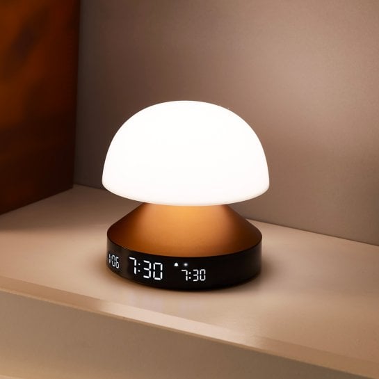 Lampe Mina Sunrise Lexon - 3 en 1 Lampe, Réveil & Simulateur d’aube - Réveil lumineux design - Couleur bronze