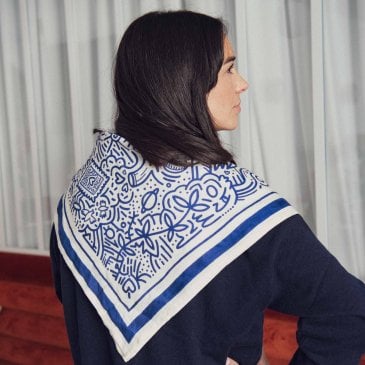 Foulard illustré en coton (image 2)