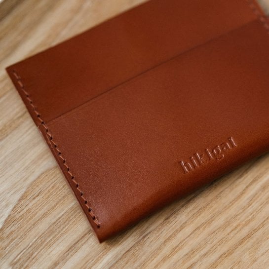 Porte-cartes slim en cuir personnalisable Hikigaï – Cuir végétal, design minimaliste et fabrication française, idéal pour minima