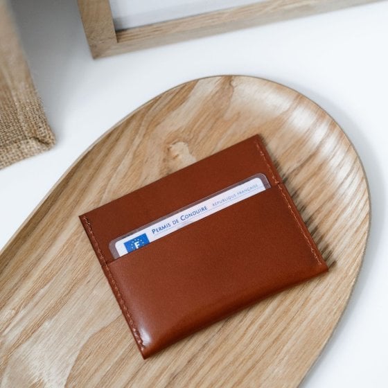 Porte-cartes slim en cuir personnalisable Hikigaï – Cuir végétal, design minimaliste et fabrication française, idéal pour minima