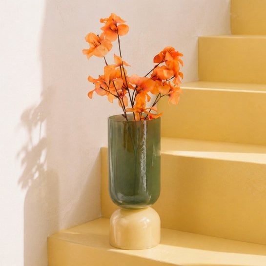 Vase design en verre coloré déco salon tendance