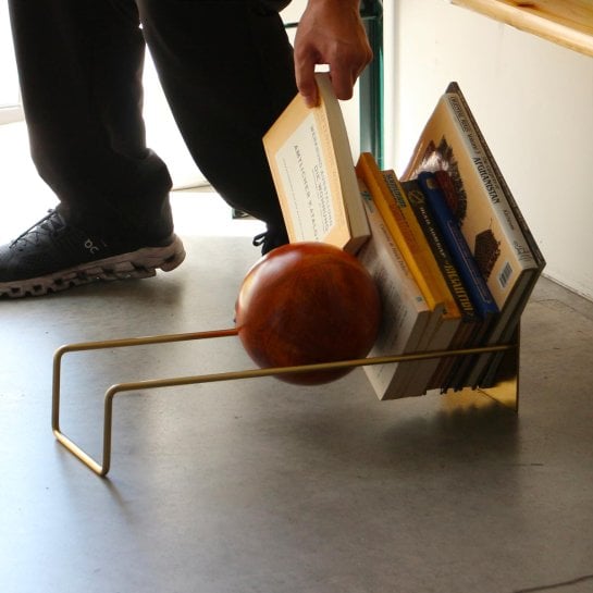 Serre-livres design avec boule en bois - Objet déco minimaliste et original