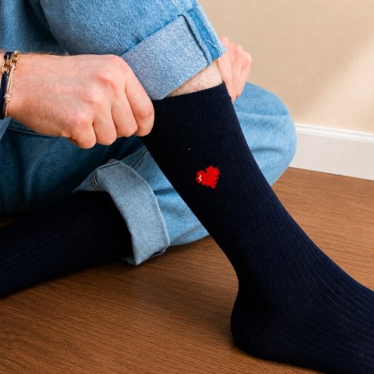 Cœur rouge mosaïque brodées sur chaussettes