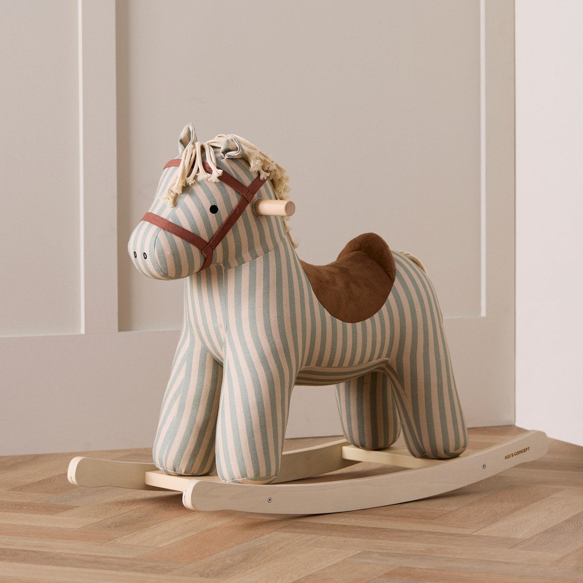 Cheval à bascule en tissu - Décoration chambre enfant - Jouet enfant 3 ans - Velours marron - Velours marron (Kid's Concept) - Image 2