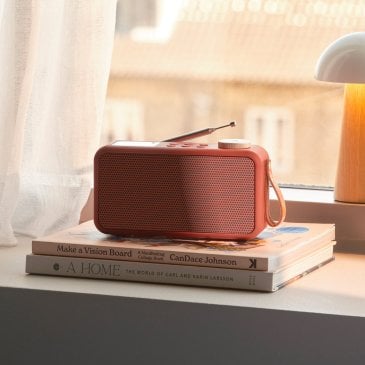 Radio-réveil design avec enceinte Bluetooth