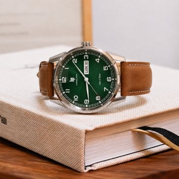 Montre LIP Himalaya Classique 40 mm avec cadran vert et bracelet cuir marron