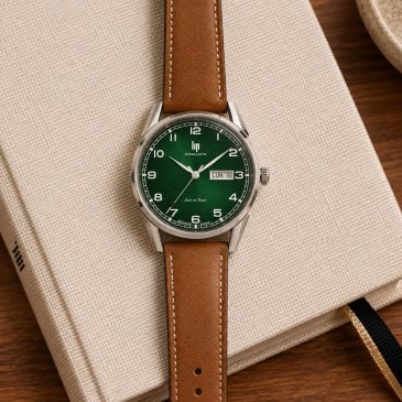 Montre LIP Himalaya Classique 40 mm avec cadran vert et bracelet cuir marron Image 45867